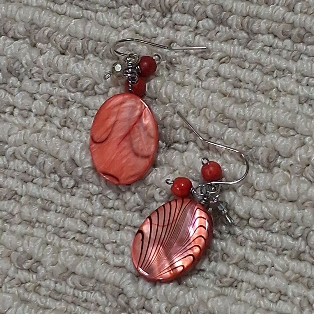 ORANGE FAUX LUCITE ACRYLIC OVAL STRIPED DANGLE EARRINGS RED BEAD COSTUME JEWELRY